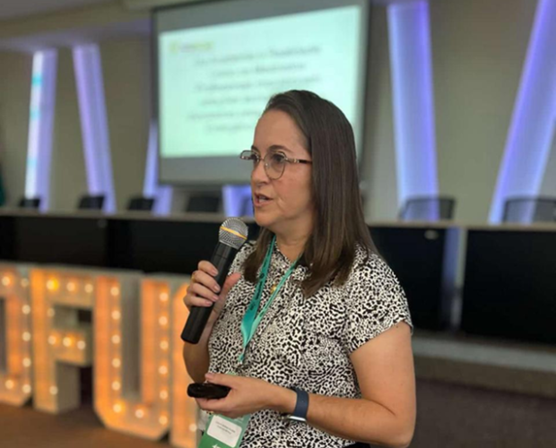 Coordenadora do PPGPCAS participa de Congresso na Universidade Estadual de Maring (PR)